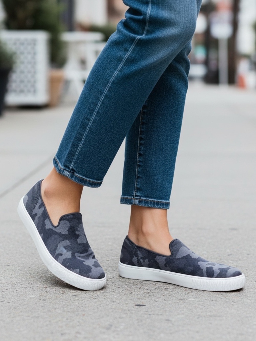 • Rothy's • Womens The Sneaker in Gray Camo Slip On
Washable 6.5